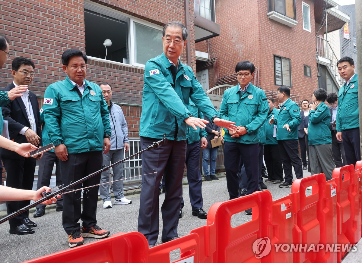 한총리, 침수 취약 주택가 방문…"가족 지킨다는 마음으로"