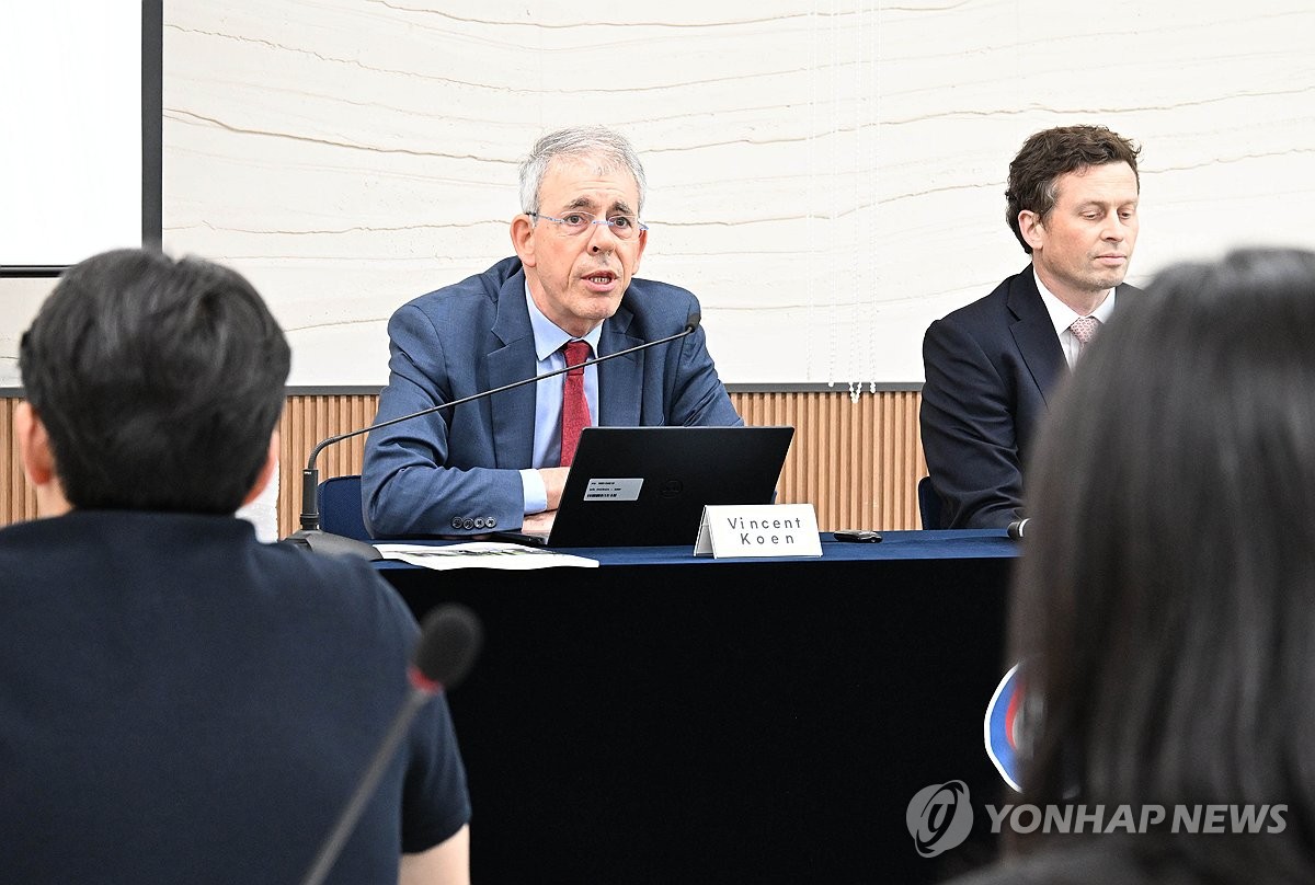 OECD "韓 일·가정 병행 대가 커…상당한 현금 지급 필요"