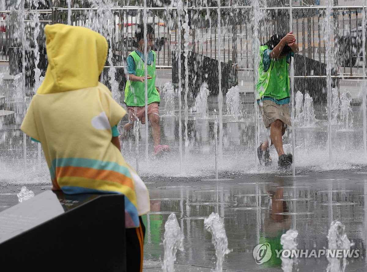 주말 내륙엔 무더위…제주와 남해안 중심 남부엔 장맛비