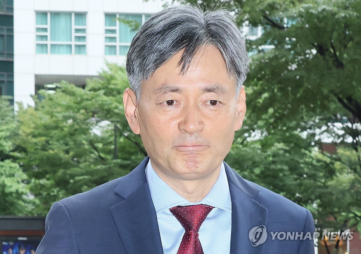 野채현일 "경찰청장 후보자, 장남 졸업식 맞춰 美 출장 정황"