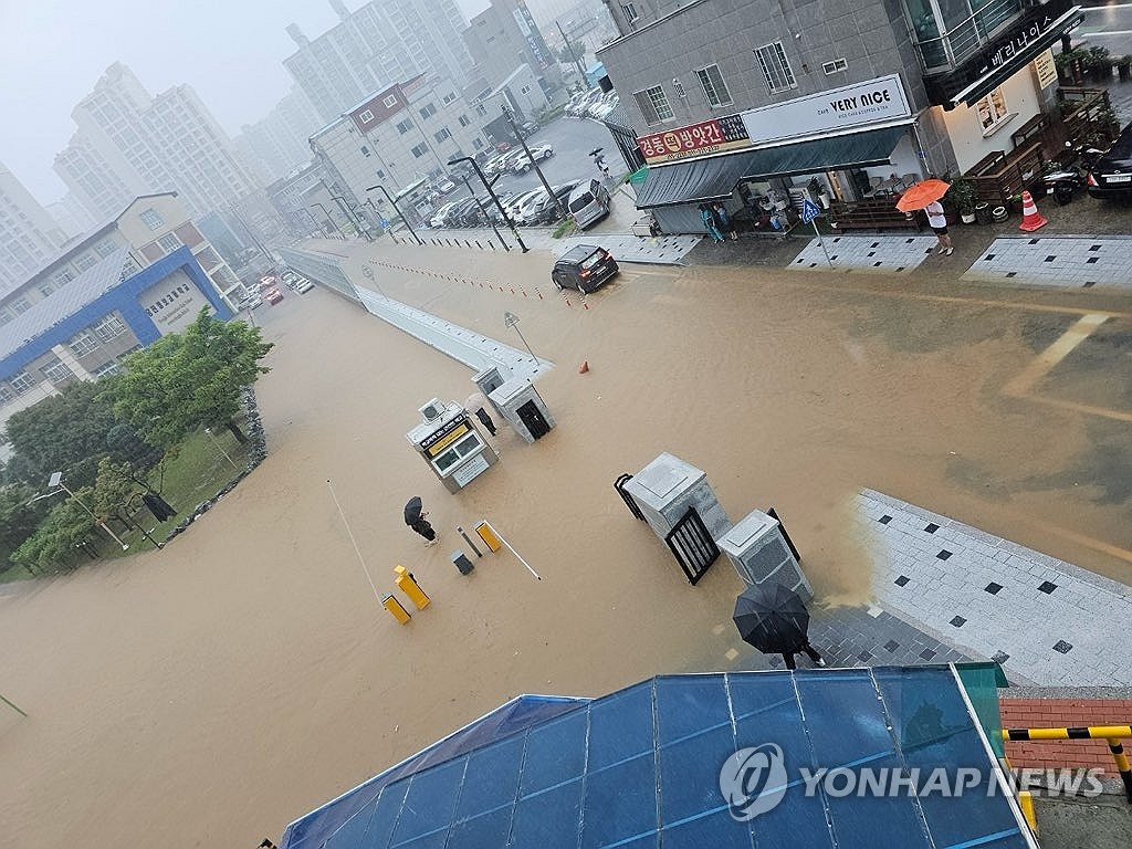 충남 서해안 폭우로 곳곳 범람ㆍ침수…서산 시간당 80㎜