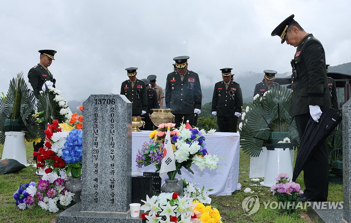 해병대, 채상병 1주기 추모식 거행…흉상 제막식도