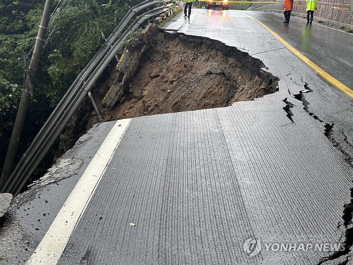 '무너지고 쏟아지고' 강원 비 피해 91건…13명 일시 대피