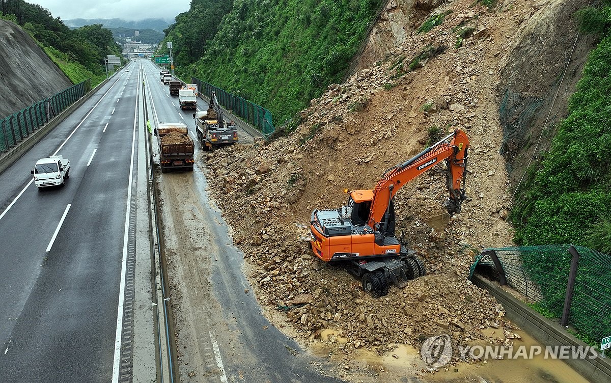 경기 곳곳서 수해 복구 속도…오늘~내일 또 호우 예보에 '긴장'