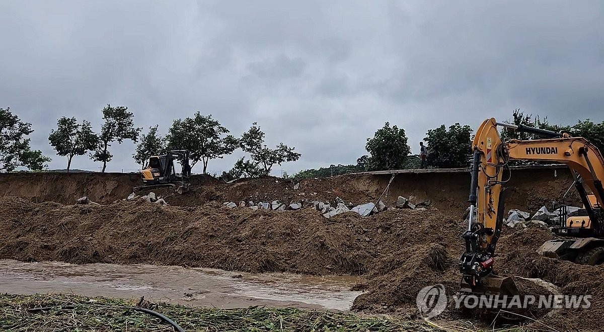 [현장] 닦고·쓸고·버리고…제 모습 찾아가는 당진전통시장