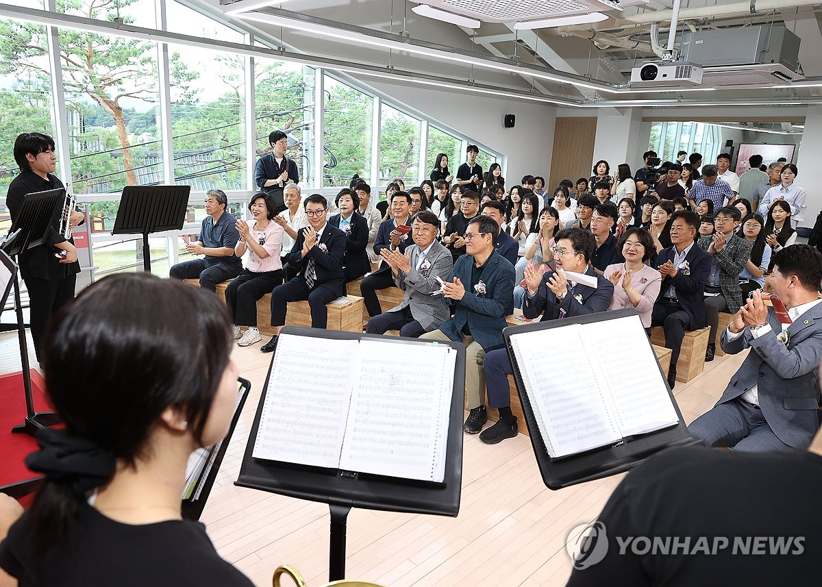 도심 속 청소년 전용 공간…강릉 '중앙청소년문화의집' 개관