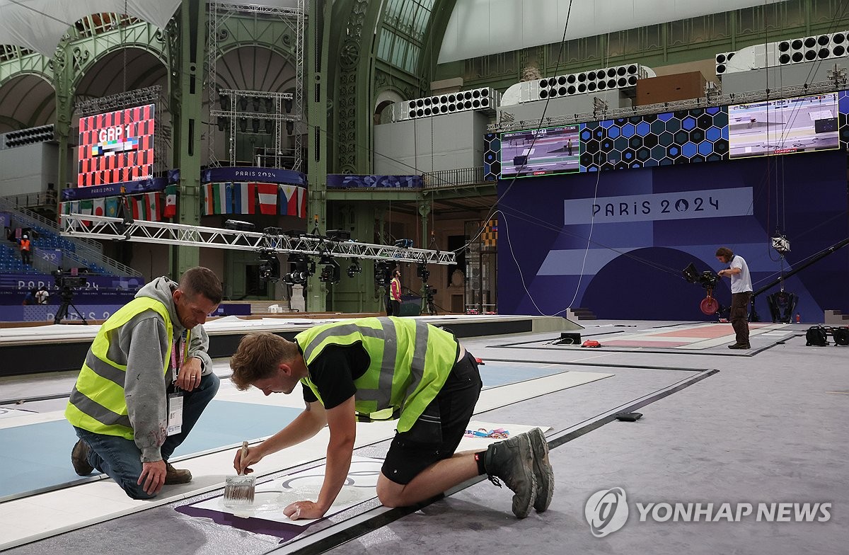 [올림픽] 뻥 뚫린 공간서 찌르고 발차기…웅장한 '유리 궁전' 그랑팔레