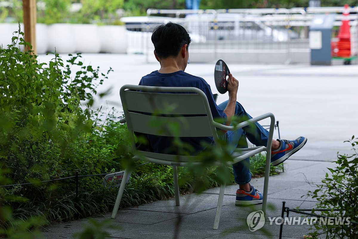 찜통더위에 서울 올여름 첫 폭염경보…"온열질환 가능성 커"