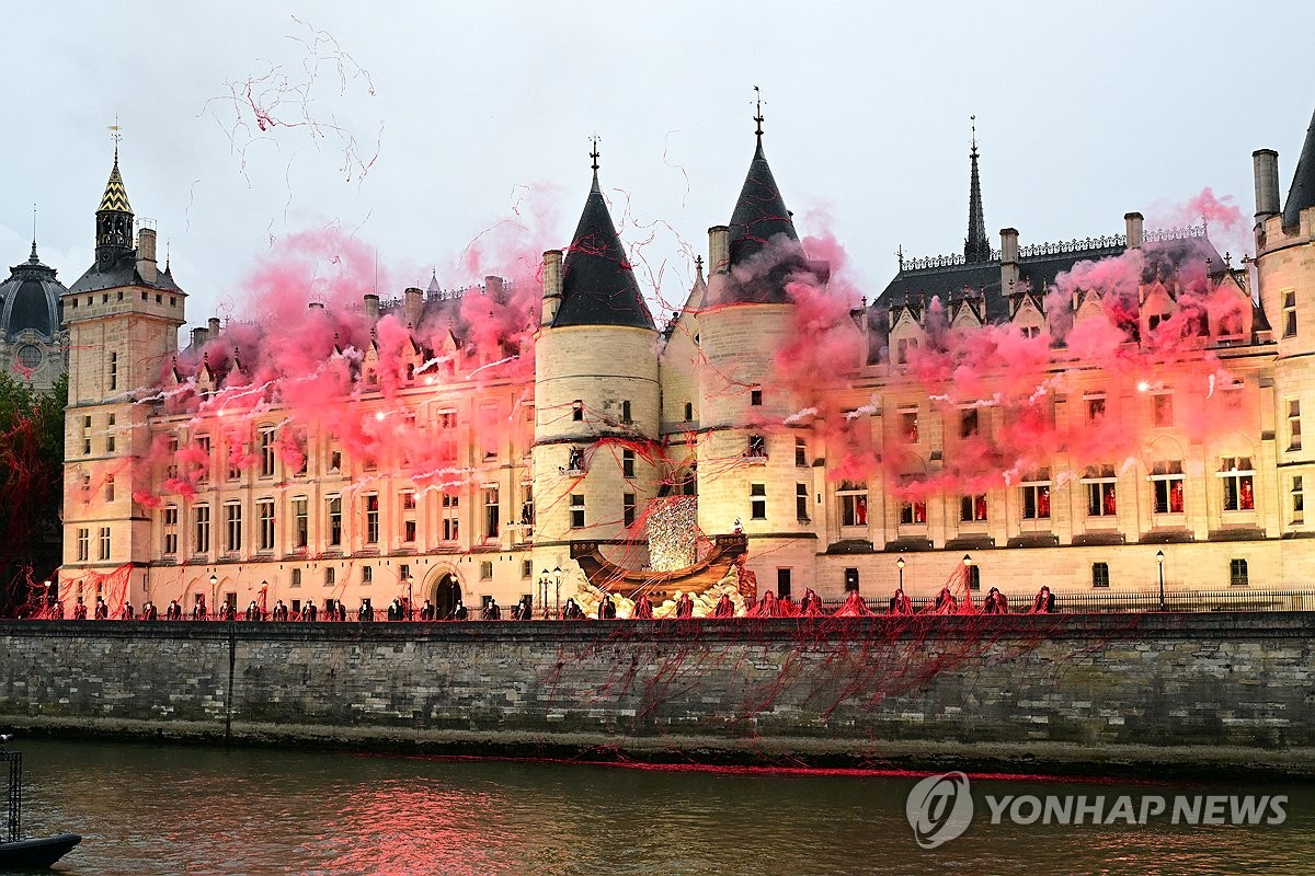 [올림픽] 도시 전체가 '거대한 무대'…눈 뗄 틈이 없었던 '파리의 환대'