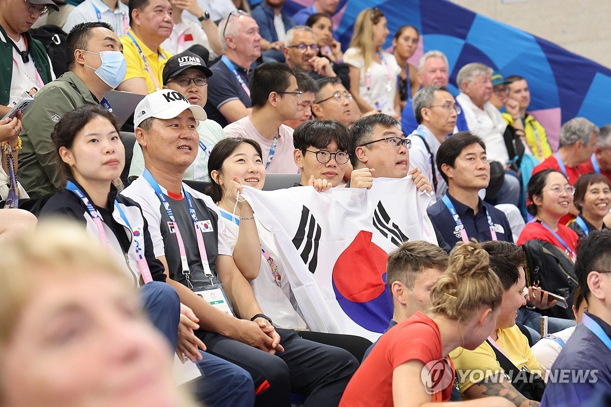 [올림픽] 겁 없는 '여고생 소총수' 반효진, 대회 신기록으로 결선행(종합)