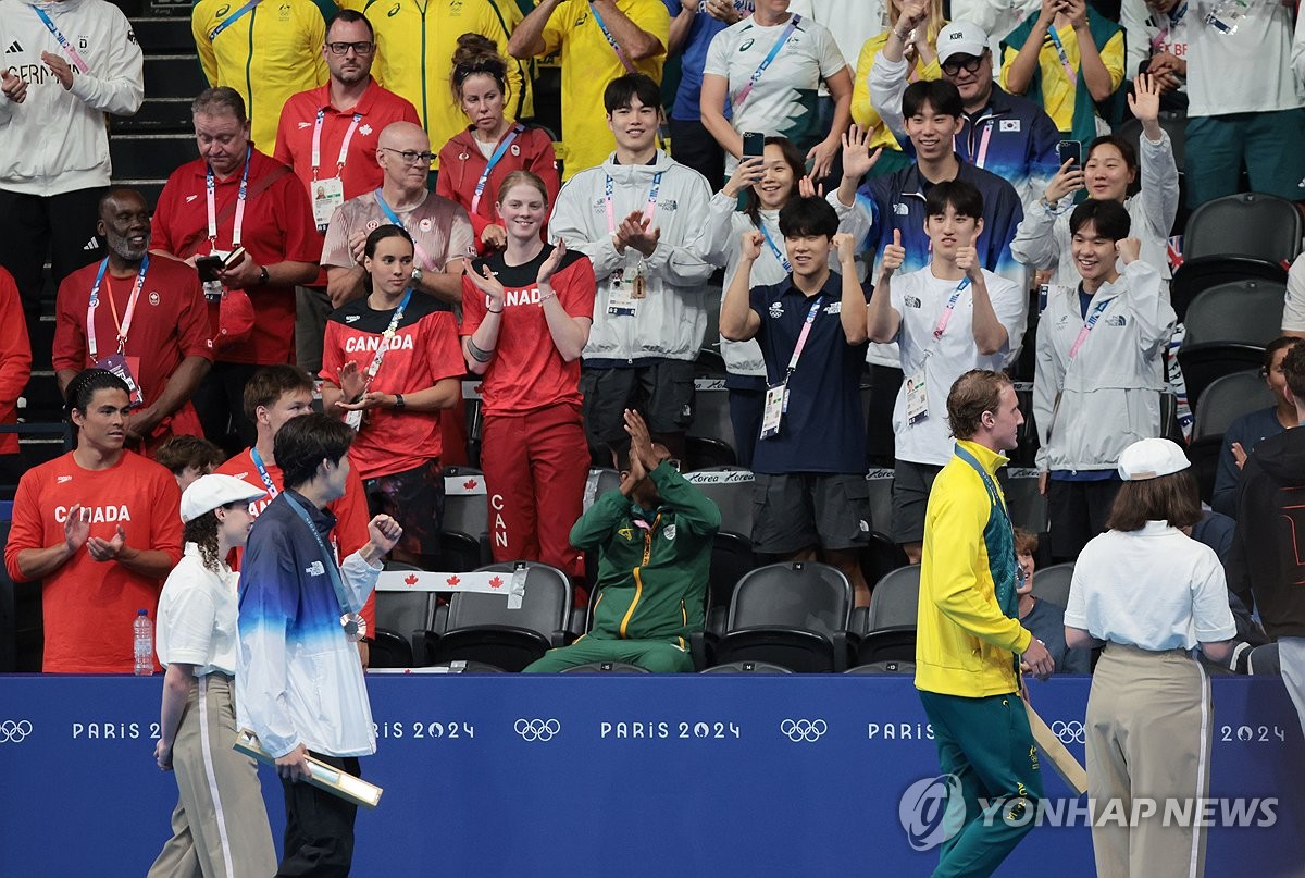 [올림픽] '400ｍ 3위' 김우민, 감격의 눈물…박태환 이후 12년 만의 메달(종합2보)