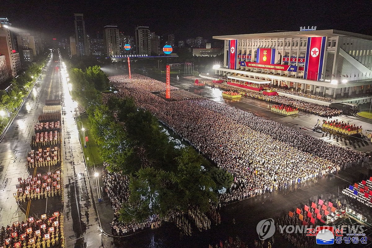 김정은, '전승세대' 상봉모임 참석…"계승의 역사는 더 거룩"(종합2보)