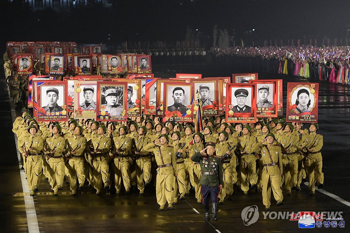 김정은, '전승세대' 상봉모임 참석…"계승의 역사는 더 거룩"(종합)