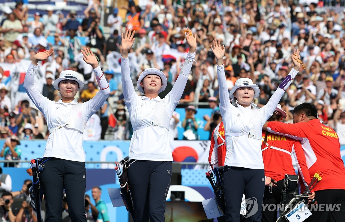 [올림픽] 여자양궁, 단체전 '10연패 신화' 완성…중국 꺾고 금메달(종합)