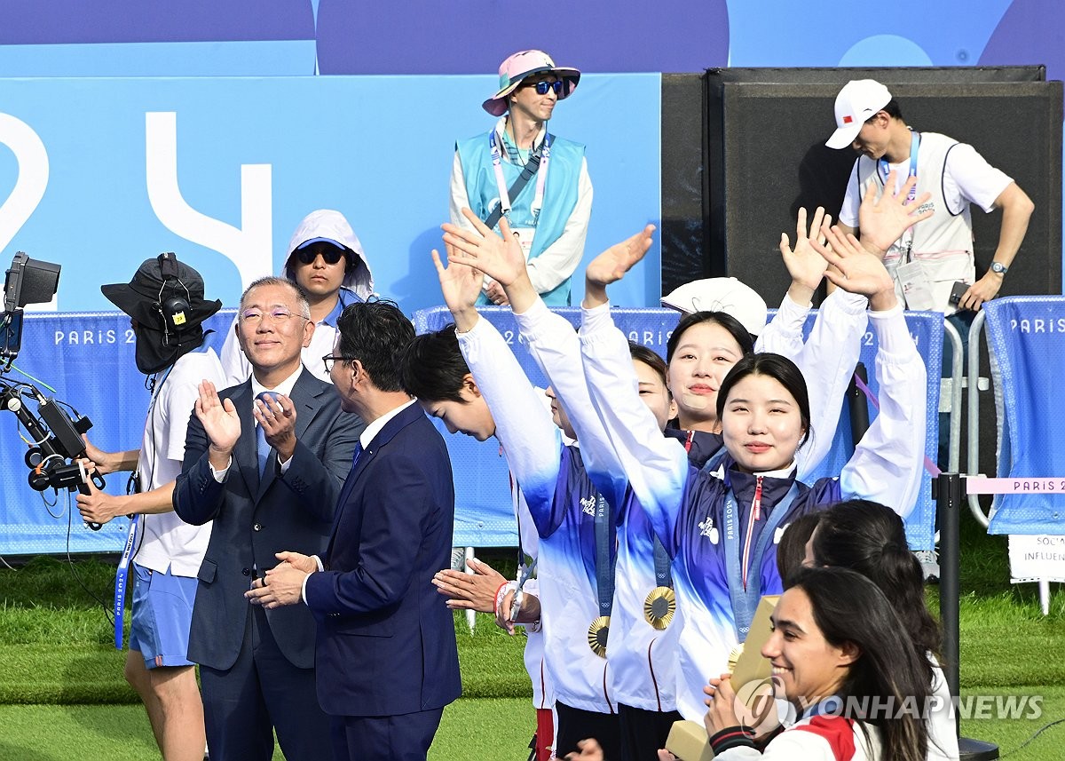 [올림픽] 정의선, 女양궁 단체 10연패에 "할수 있는 지원 뒤에서 다할것"