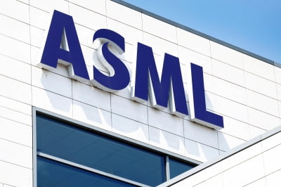 ASML, 노광장비 주문 급증으로 전망치 상향 기대