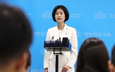 김건희·한동훈 특검법 이어…조국당, '尹부부' 쌍특검법 발의