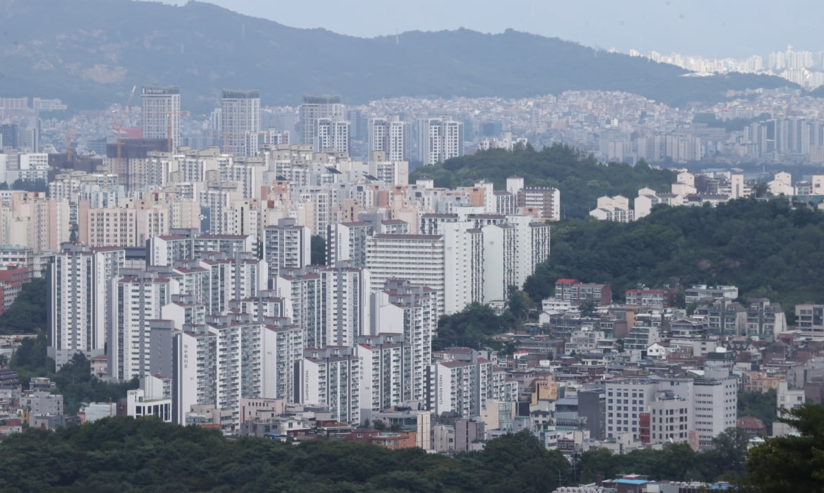 서울 남산에서 바라본 시내 아파트 모습. 사진=연합뉴스