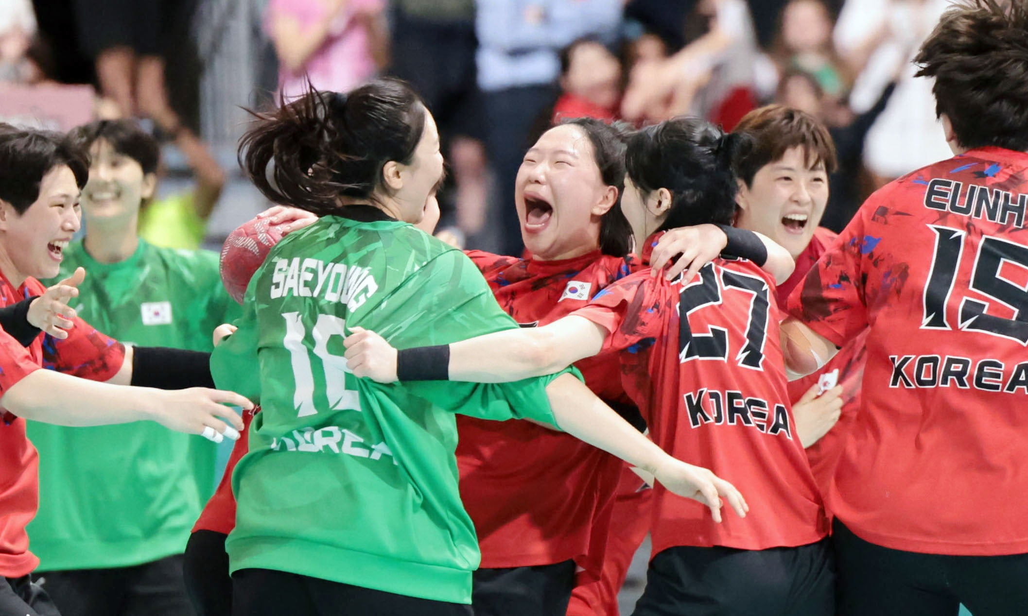 WNBA本赛季新秀最佳阵容：狂热新秀克拉克与天空新秀里斯双双入选