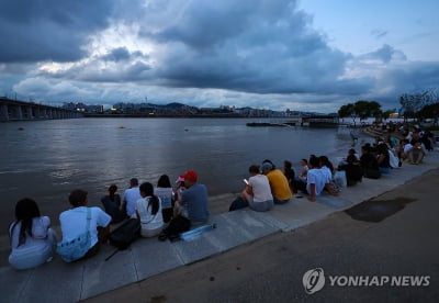 오늘밤도 전국 열대야…내일까지 수도권 가끔 비