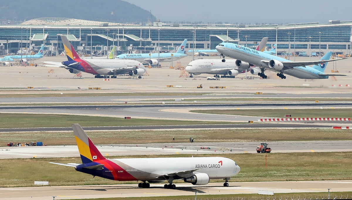 인천국제공항 활주로에서 이륙하는 여객기. 사진=카지노 쪽박걸1