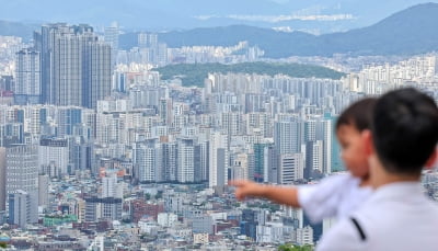 대통령실, 文정부 도입 '임대차 2법' 폐지 검토…주택공급확대