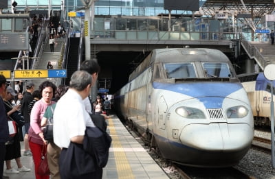 부산행 KTX 열차, 대구 고모역 부근서 바퀴 이탈…"열차 지연"