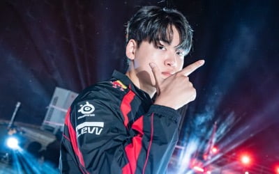 T1 'LCK 유일 전승 우승' 타이틀 지켜낼까 [이주현의 로그인 e스포츠]