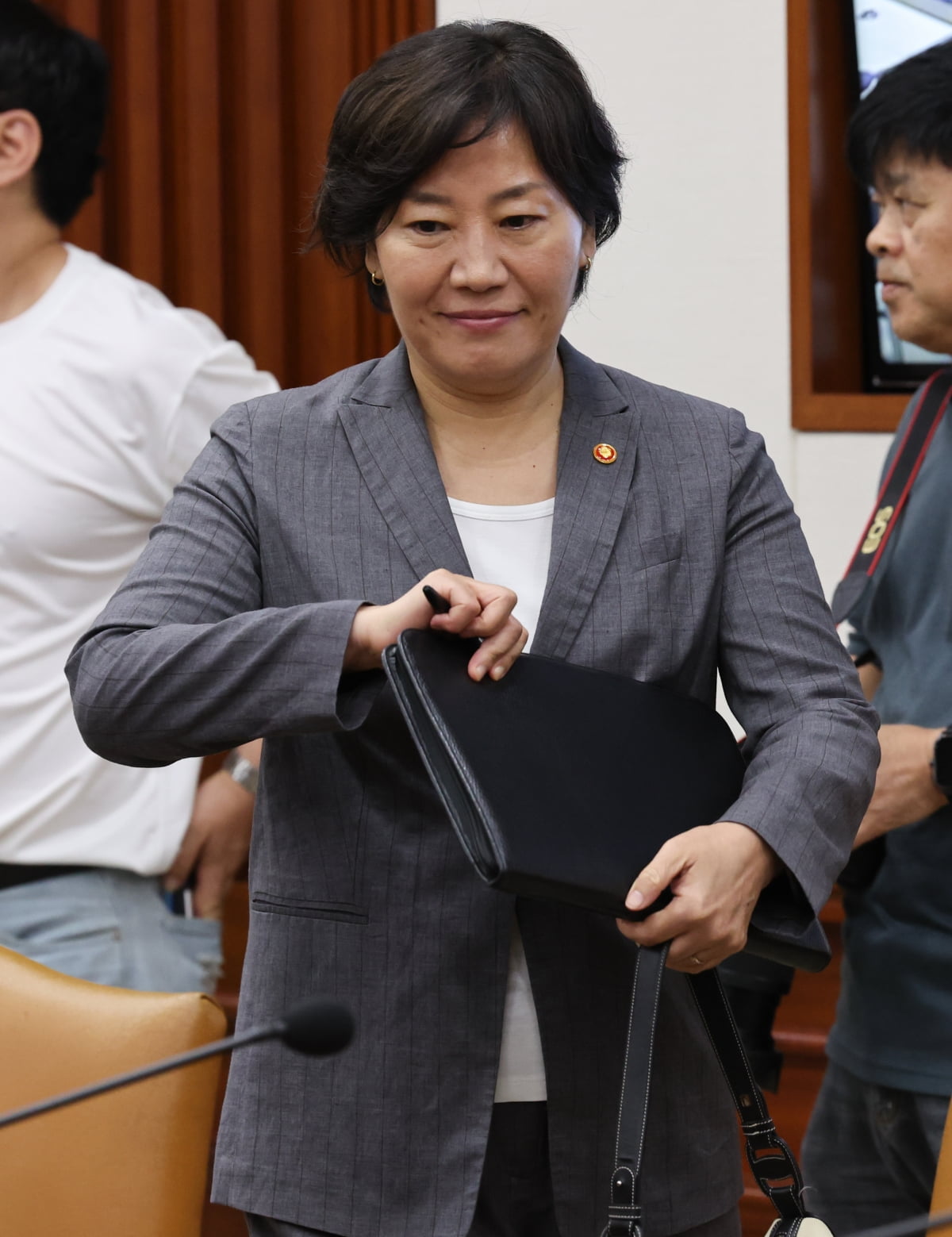 송미령 농림축산식품부 장관이 지난 1일 서울 종로구 정부서울청사에서 열린 국정현안관계장관회의에 참석하고 있다. 뉴스1