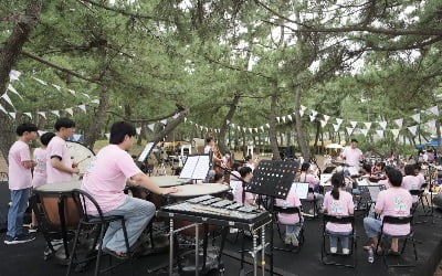 [포토] 강릉 주문진 해변에 펼쳐진 아이들의 오케스트라 공연!