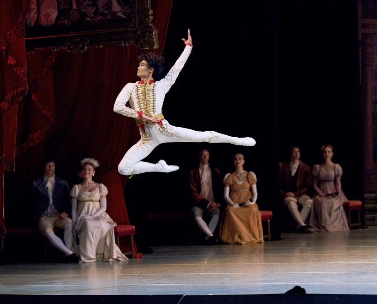 발레리노 김기민이 <파키타>에서 완벽한 도약을 보여주고 있다. ⓒAlexander Neff