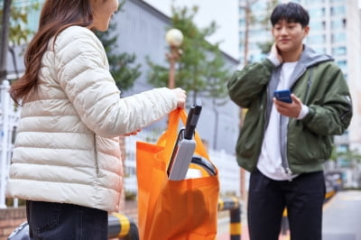 "필요한 게 생기면 일단 당근부터"…명품 사던 20대들 '돌변' [신현보의 딥데이터]