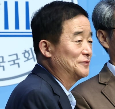 "10월 1일 카지노 꽁, 총독부 설립일과 겹쳐"…친일 공세 '역풍'