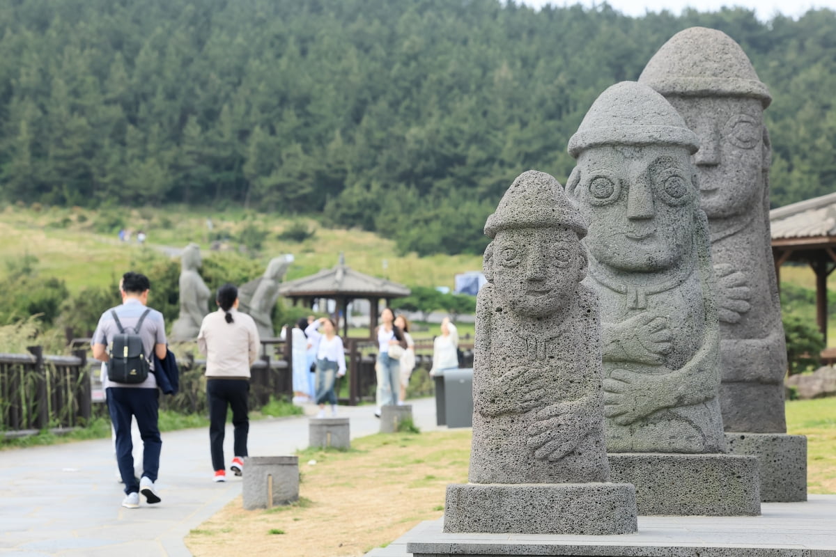 제주 서귀포시 대정읍 송악산 탐방로. 사진=연합뉴스