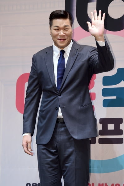 [포토] 서장훈, '멋진 손인사~'