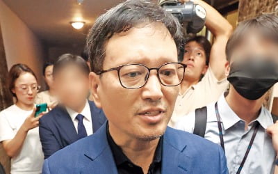 직매입은 제때 정산하면서 중개상품만 '고무줄'…낡은 법이 禍 키워