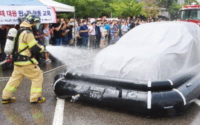 [포토] 에볼루션 카지노 사이트 화재 진압 훈련