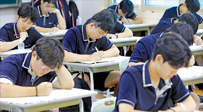 사교육 왕국의 민낯…아시아 유일의 '수포자' 한국