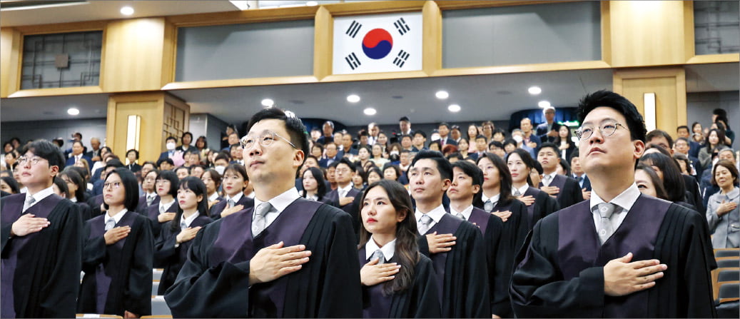 [단독] 사상 최악 재판지연에…젊은판사 수급난까지 덮친다