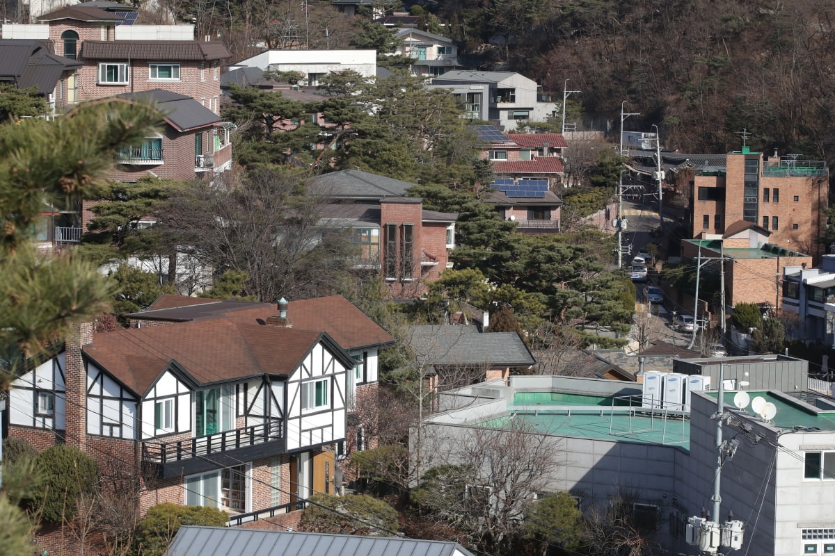 강북의 전통적인 부촌인 종로구 평창동 일대. / 사진=연합뉴스