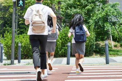 "학생들 염색, 파마 두발제한은 자기결정권 침해"