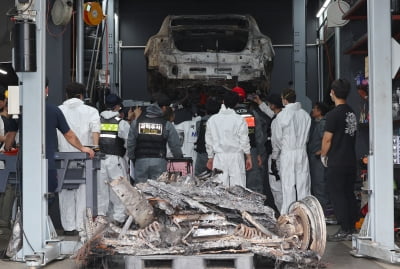 BMW도 전기차 '배터리 제조사' 공개했는데...정작 벤츠는 'NO'