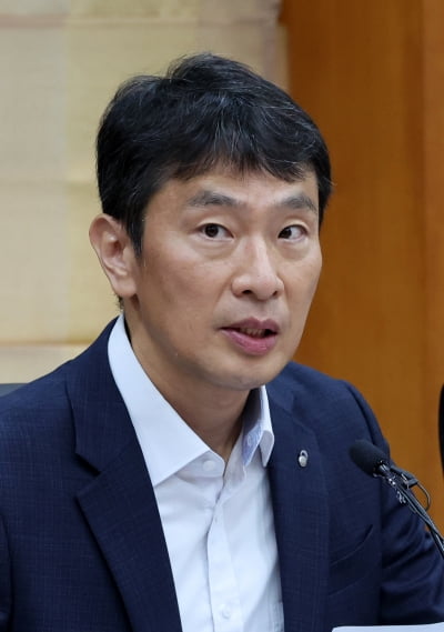 이복현 금감원장 “우리금융 행태, 신뢰 힘든 수준”