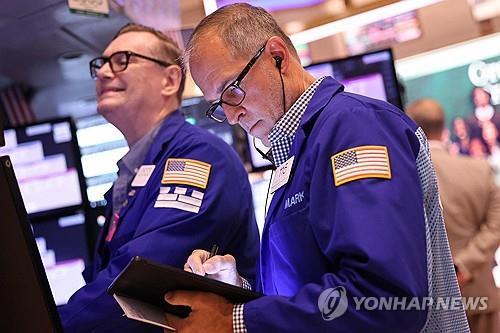 뉴욕증시, 실업지표 개선에 과격한 반등…S&P500 2.3%↑ 마감