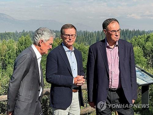 연준 목표 '물가 안정'→'고용시장 안정'…금리인하 속도 '고심'