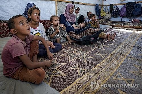 "아기가 안 움직여요"…가자지구 덮친 '소아마비 비극'