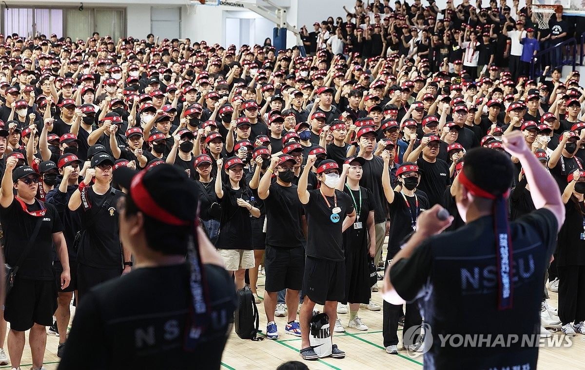 삼성전자 노조, '샌드위치 연휴'에 파업