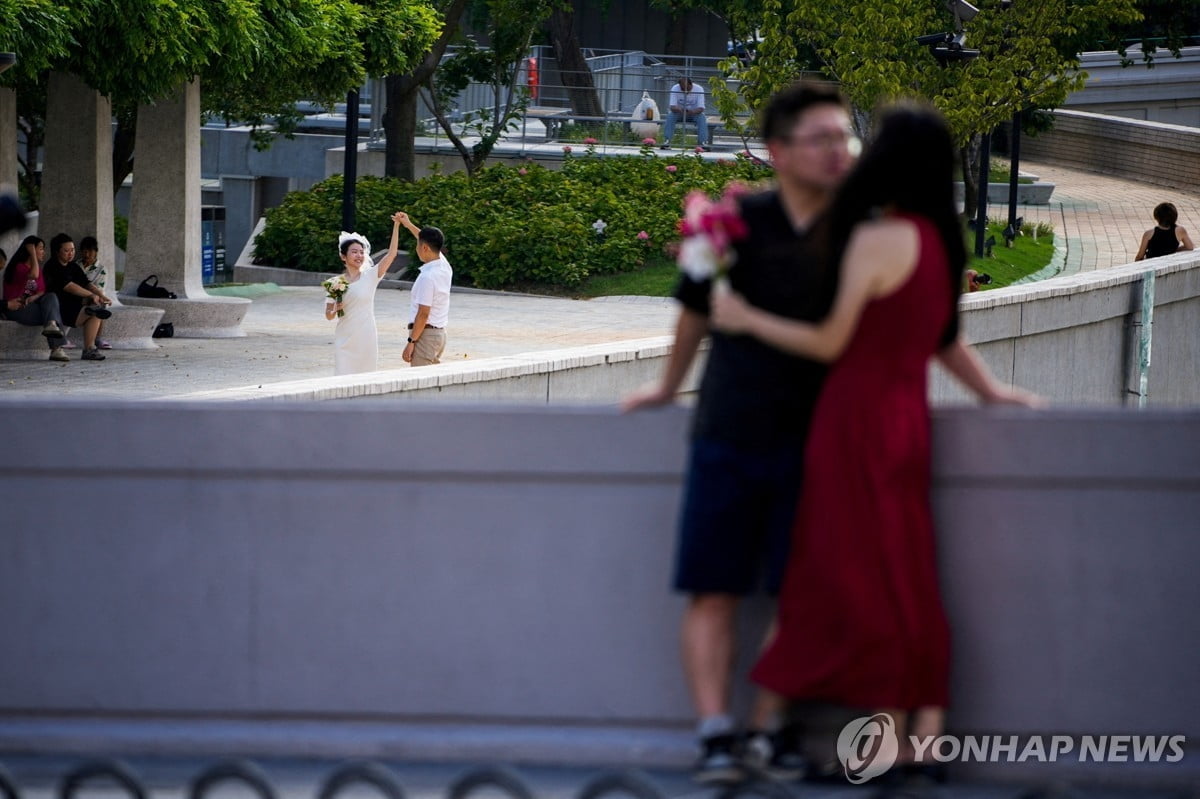 결혼은 쉽게, 이혼은 어렵게...저출산 '고육책'