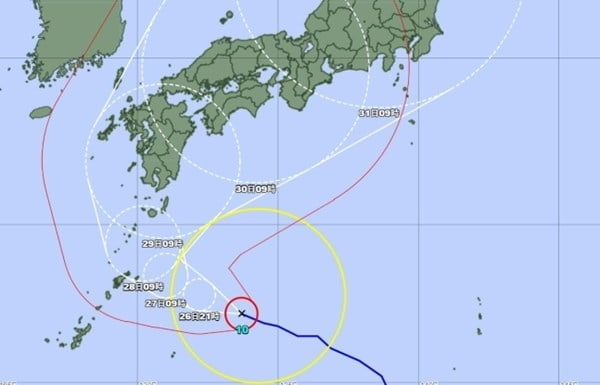 10호 태풍 '산산' 북상…日 열도 종단 가능성