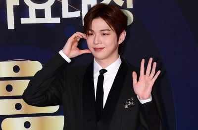 강다니엘, 전 소속사 폐업 아픔 딛고 새출발…9월 컴백 확정[공식]